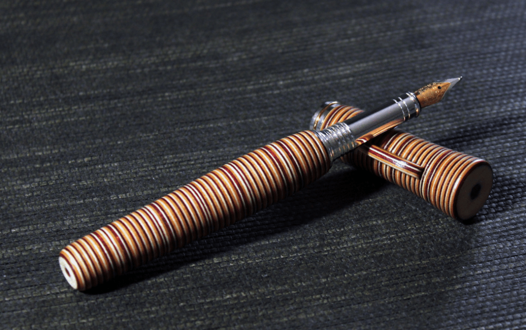 LE STYLO ET LE BOIS